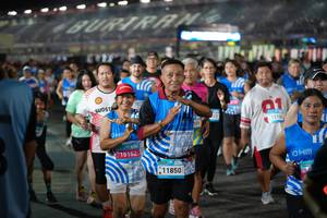 BIB: 15152, 11850, 105, 1210
                            <button type="button" onclick="openModal(22923156)" class="btn btn-primary btn-sm float-right btn-popup" data-toggle="modal" data-target=".modal-high-quality">
                        <i class="fas fa-shopping-cart"></i> Add to Cart
                    </button>
                                            <button type="button" onclick="isThisMe(22923156, true)" class="btn btn-success btn-sm float-right btn-popup btn-isme hidden" data-toggle="tooltip" data-placement="bottom" title="นี่คือรูปของคุณใช่ไหม คลิกที่นี่เพื่อเอาเข้าอัลบั้ม">
                        <i class="fas fa-plus"></i> Add to album
                    </button>
                    <button type="button" onclick="isThisMe(22923156, false)" class="btn btn-warning btn-sm float-right btn-popup btn-isnotme hidden">
                        <i class="fas fa-ban"></i> Remove from album
                    </button>