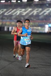BIB: 1619, 10736
                            <button type="button" onclick="openModal(22950098)" class="btn btn-primary btn-sm float-right btn-popup" data-toggle="modal" data-target=".modal-high-quality">
                        <i class="fas fa-shopping-cart"></i> Add to Cart
                    </button>
                                            <button type="button" onclick="isThisMe(22950098, true)" class="btn btn-success btn-sm float-right btn-popup btn-isme hidden" data-toggle="tooltip" data-placement="bottom" title="นี่คือรูปของคุณใช่ไหม คลิกที่นี่เพื่อเอาเข้าอัลบั้ม">
                        <i class="fas fa-plus"></i> Add to album
                    </button>
                    <button type="button" onclick="isThisMe(22950098, false)" class="btn btn-warning btn-sm float-right btn-popup btn-isnotme hidden">
                        <i class="fas fa-ban"></i> Remove from album
                    </button>