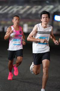 BIB: 11115
                            <button type="button" onclick="openModal(22938351)" class="btn btn-primary btn-sm float-right btn-popup" data-toggle="modal" data-target=".modal-high-quality">
                        <i class="fas fa-shopping-cart"></i> Add to Cart
                    </button>
                                            <button type="button" onclick="isThisMe(22938351, true)" class="btn btn-success btn-sm float-right btn-popup btn-isme hidden" data-toggle="tooltip" data-placement="bottom" title="นี่คือรูปของคุณใช่ไหม คลิกที่นี่เพื่อเอาเข้าอัลบั้ม">
                        <i class="fas fa-plus"></i> Add to album
                    </button>
                    <button type="button" onclick="isThisMe(22938351, false)" class="btn btn-warning btn-sm float-right btn-popup btn-isnotme hidden">
                        <i class="fas fa-ban"></i> Remove from album
                    </button>