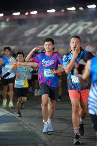 BIB: 102, 1060, 114
                            <button type="button" onclick="openModal(23057392)" class="btn btn-primary btn-sm float-right btn-popup" data-toggle="modal" data-target=".modal-high-quality">
                        <i class="fas fa-shopping-cart"></i> Add to Cart
                    </button>
                                            <button type="button" onclick="isThisMe(23057392, true)" class="btn btn-success btn-sm float-right btn-popup btn-isme hidden" data-toggle="tooltip" data-placement="bottom" title="นี่คือรูปของคุณใช่ไหม คลิกที่นี่เพื่อเอาเข้าอัลบั้ม">
                        <i class="fas fa-plus"></i> Add to album
                    </button>
                    <button type="button" onclick="isThisMe(23057392, false)" class="btn btn-warning btn-sm float-right btn-popup btn-isnotme hidden">
                        <i class="fas fa-ban"></i> Remove from album
                    </button>