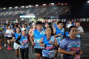 BIB: 132, 14187, 104, 11000, 0222, 15272
                            <button type="button" onclick="openModal(22926336)" class="btn btn-primary btn-sm float-right btn-popup" data-toggle="modal" data-target=".modal-high-quality">
                        <i class="fas fa-shopping-cart"></i> Add to Cart
                    </button>
                                            <button type="button" onclick="isThisMe(22926336, true)" class="btn btn-success btn-sm float-right btn-popup btn-isme hidden" data-toggle="tooltip" data-placement="bottom" title="นี่คือรูปของคุณใช่ไหม คลิกที่นี่เพื่อเอาเข้าอัลบั้ม">
                        <i class="fas fa-plus"></i> Add to album
                    </button>
                    <button type="button" onclick="isThisMe(22926336, false)" class="btn btn-warning btn-sm float-right btn-popup btn-isnotme hidden">
                        <i class="fas fa-ban"></i> Remove from album
                    </button>