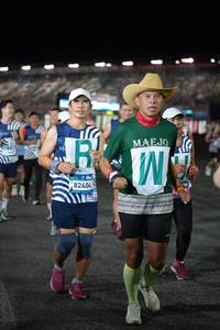 BIB: 82404, 00000
                            <button type="button" onclick="openModal(22880710)" class="btn btn-primary btn-sm float-right btn-popup" data-toggle="modal" data-target=".modal-high-quality">
                        <i class="fas fa-shopping-cart"></i> Add to Cart
                    </button>
                                            <button type="button" onclick="isThisMe(22880710, true)" class="btn btn-success btn-sm float-right btn-popup btn-isme hidden" data-toggle="tooltip" data-placement="bottom" title="นี่คือรูปของคุณใช่ไหม คลิกที่นี่เพื่อเอาเข้าอัลบั้ม">
                        <i class="fas fa-plus"></i> Add to album
                    </button>
                    <button type="button" onclick="isThisMe(22880710, false)" class="btn btn-warning btn-sm float-right btn-popup btn-isnotme hidden">
                        <i class="fas fa-ban"></i> Remove from album
                    </button>