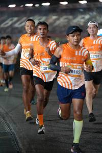 BIB: 201, 211, 20105, 22755
                            <button type="button" onclick="openModal(22930897)" class="btn btn-primary btn-sm float-right btn-popup" data-toggle="modal" data-target=".modal-high-quality">
                        <i class="fas fa-shopping-cart"></i> Add to Cart
                    </button>
                                            <button type="button" onclick="isThisMe(22930897, true)" class="btn btn-success btn-sm float-right btn-popup btn-isme hidden" data-toggle="tooltip" data-placement="bottom" title="นี่คือรูปของคุณใช่ไหม คลิกที่นี่เพื่อเอาเข้าอัลบั้ม">
                        <i class="fas fa-plus"></i> Add to album
                    </button>
                    <button type="button" onclick="isThisMe(22930897, false)" class="btn btn-warning btn-sm float-right btn-popup btn-isnotme hidden">
                        <i class="fas fa-ban"></i> Remove from album
                    </button>