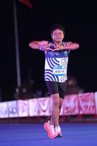 BIB: 917
                            <button type="button" onclick="openModal(23184178)" class="btn btn-primary btn-sm float-right btn-popup" data-toggle="modal" data-target=".modal-high-quality">
                        <i class="fas fa-shopping-cart"></i> Add to Cart
                    </button>
                                            <button type="button" onclick="isThisMe(23184178, true)" class="btn btn-success btn-sm float-right btn-popup btn-isme hidden" data-toggle="tooltip" data-placement="bottom" title="นี่คือรูปของคุณใช่ไหม คลิกที่นี่เพื่อเอาเข้าอัลบั้ม">
                        <i class="fas fa-plus"></i> Add to album
                    </button>
                    <button type="button" onclick="isThisMe(23184178, false)" class="btn btn-warning btn-sm float-right btn-popup btn-isnotme hidden">
                        <i class="fas fa-ban"></i> Remove from album
                    </button>