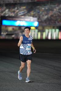 BIB: 41409
                            <button type="button" onclick="openModal(22895527)" class="btn btn-primary btn-sm float-right btn-popup" data-toggle="modal" data-target=".modal-high-quality">
                        <i class="fas fa-shopping-cart"></i> Add to Cart
                    </button>
                                            <button type="button" onclick="isThisMe(22895527, true)" class="btn btn-success btn-sm float-right btn-popup btn-isme hidden" data-toggle="tooltip" data-placement="bottom" title="นี่คือรูปของคุณใช่ไหม คลิกที่นี่เพื่อเอาเข้าอัลบั้ม">
                        <i class="fas fa-plus"></i> Add to album
                    </button>
                    <button type="button" onclick="isThisMe(22895527, false)" class="btn btn-warning btn-sm float-right btn-popup btn-isnotme hidden">
                        <i class="fas fa-ban"></i> Remove from album
                    </button>