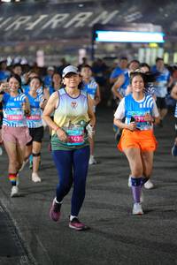 BIB: 13041, 13031, 1431, 1371
                            <button type="button" onclick="openModal(22889415)" class="btn btn-primary btn-sm float-right btn-popup" data-toggle="modal" data-target=".modal-high-quality">
                        <i class="fas fa-shopping-cart"></i> Add to Cart
                    </button>
                                            <button type="button" onclick="isThisMe(22889415, true)" class="btn btn-success btn-sm float-right btn-popup btn-isme hidden" data-toggle="tooltip" data-placement="bottom" title="นี่คือรูปของคุณใช่ไหม คลิกที่นี่เพื่อเอาเข้าอัลบั้ม">
                        <i class="fas fa-plus"></i> Add to album
                    </button>
                    <button type="button" onclick="isThisMe(22889415, false)" class="btn btn-warning btn-sm float-right btn-popup btn-isnotme hidden">
                        <i class="fas fa-ban"></i> Remove from album
                    </button>