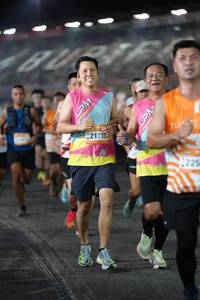 BIB: 102, 21733, 225
                            <button type="button" onclick="openModal(22959040)" class="btn btn-primary btn-sm float-right btn-popup" data-toggle="modal" data-target=".modal-high-quality">
                        <i class="fas fa-shopping-cart"></i> Add to Cart
                    </button>
                                            <button type="button" onclick="isThisMe(22959040, true)" class="btn btn-success btn-sm float-right btn-popup btn-isme hidden" data-toggle="tooltip" data-placement="bottom" title="นี่คือรูปของคุณใช่ไหม คลิกที่นี่เพื่อเอาเข้าอัลบั้ม">
                        <i class="fas fa-plus"></i> Add to album
                    </button>
                    <button type="button" onclick="isThisMe(22959040, false)" class="btn btn-warning btn-sm float-right btn-popup btn-isnotme hidden">
                        <i class="fas fa-ban"></i> Remove from album
                    </button>