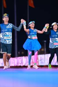 BIB: 
                            <button type="button" onclick="openModal(23934033)" class="btn btn-primary btn-sm float-right btn-popup" data-toggle="modal" data-target=".modal-high-quality">
                        <i class="fas fa-shopping-cart"></i> Add to Cart
                    </button>
                                            <button type="button" onclick="isThisMe(23934033, true)" class="btn btn-success btn-sm float-right btn-popup btn-isme hidden" data-toggle="tooltip" data-placement="bottom" title="นี่คือรูปของคุณใช่ไหม คลิกที่นี่เพื่อเอาเข้าอัลบั้ม">
                        <i class="fas fa-plus"></i> Add to album
                    </button>
                    <button type="button" onclick="isThisMe(23934033, false)" class="btn btn-warning btn-sm float-right btn-popup btn-isnotme hidden">
                        <i class="fas fa-ban"></i> Remove from album
                    </button>