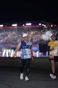 BIB: 45004, 104
                            <button type="button" onclick="openModal(22801889)" class="btn btn-primary btn-sm float-right btn-popup" data-toggle="modal" data-target=".modal-high-quality">
                        <i class="fas fa-shopping-cart"></i> Add to Cart
                    </button>
                                            <button type="button" onclick="isThisMe(22801889, true)" class="btn btn-success btn-sm float-right btn-popup btn-isme hidden" data-toggle="tooltip" data-placement="bottom" title="นี่คือรูปของคุณใช่ไหม คลิกที่นี่เพื่อเอาเข้าอัลบั้ม">
                        <i class="fas fa-plus"></i> Add to album
                    </button>
                    <button type="button" onclick="isThisMe(22801889, false)" class="btn btn-warning btn-sm float-right btn-popup btn-isnotme hidden">
                        <i class="fas fa-ban"></i> Remove from album
                    </button>