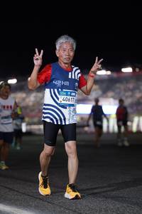 BIB: 194, 40617
                            <button type="button" onclick="openModal(22801640)" class="btn btn-primary btn-sm float-right btn-popup" data-toggle="modal" data-target=".modal-high-quality">
                        <i class="fas fa-shopping-cart"></i> Add to Cart
                    </button>
                                            <button type="button" onclick="isThisMe(22801640, true)" class="btn btn-success btn-sm float-right btn-popup btn-isme hidden" data-toggle="tooltip" data-placement="bottom" title="นี่คือรูปของคุณใช่ไหม คลิกที่นี่เพื่อเอาเข้าอัลบั้ม">
                        <i class="fas fa-plus"></i> Add to album
                    </button>
                    <button type="button" onclick="isThisMe(22801640, false)" class="btn btn-warning btn-sm float-right btn-popup btn-isnotme hidden">
                        <i class="fas fa-ban"></i> Remove from album
                    </button>