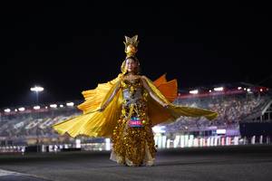 BIB: 1992
                            <button type="button" onclick="openModal(22802013)" class="btn btn-primary btn-sm float-right btn-popup" data-toggle="modal" data-target=".modal-high-quality">
                        <i class="fas fa-shopping-cart"></i> Add to Cart
                    </button>
                                            <button type="button" onclick="isThisMe(22802013, true)" class="btn btn-success btn-sm float-right btn-popup btn-isme hidden" data-toggle="tooltip" data-placement="bottom" title="นี่คือรูปของคุณใช่ไหม คลิกที่นี่เพื่อเอาเข้าอัลบั้ม">
                        <i class="fas fa-plus"></i> Add to album
                    </button>
                    <button type="button" onclick="isThisMe(22802013, false)" class="btn btn-warning btn-sm float-right btn-popup btn-isnotme hidden">
                        <i class="fas fa-ban"></i> Remove from album
                    </button>