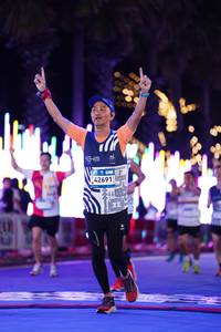 BIB: 424, 42691
                            <button type="button" onclick="openModal(23224497)" class="btn btn-primary btn-sm float-right btn-popup" data-toggle="modal" data-target=".modal-high-quality">
                        <i class="fas fa-shopping-cart"></i> Add to Cart
                    </button>
                                            <button type="button" onclick="isThisMe(23224497, true)" class="btn btn-success btn-sm float-right btn-popup btn-isme hidden" data-toggle="tooltip" data-placement="bottom" title="นี่คือรูปของคุณใช่ไหม คลิกที่นี่เพื่อเอาเข้าอัลบั้ม">
                        <i class="fas fa-plus"></i> Add to album
                    </button>
                    <button type="button" onclick="isThisMe(23224497, false)" class="btn btn-warning btn-sm float-right btn-popup btn-isnotme hidden">
                        <i class="fas fa-ban"></i> Remove from album
                    </button>