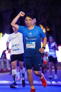 BIB: 42200, 42195, 42777
                            <button type="button" onclick="openModal(23174440)" class="btn btn-primary btn-sm float-right btn-popup" data-toggle="modal" data-target=".modal-high-quality">
                        <i class="fas fa-shopping-cart"></i> Add to Cart
                    </button>
                                            <button type="button" onclick="isThisMe(23174440, true)" class="btn btn-success btn-sm float-right btn-popup btn-isme hidden" data-toggle="tooltip" data-placement="bottom" title="นี่คือรูปของคุณใช่ไหม คลิกที่นี่เพื่อเอาเข้าอัลบั้ม">
                        <i class="fas fa-plus"></i> Add to album
                    </button>
                    <button type="button" onclick="isThisMe(23174440, false)" class="btn btn-warning btn-sm float-right btn-popup btn-isnotme hidden">
                        <i class="fas fa-ban"></i> Remove from album
                    </button>