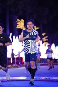 BIB: 165
                            <button type="button" onclick="openModal(23150953)" class="btn btn-primary btn-sm float-right btn-popup" data-toggle="modal" data-target=".modal-high-quality">
                        <i class="fas fa-shopping-cart"></i> Add to Cart
                    </button>
                                            <button type="button" onclick="isThisMe(23150953, true)" class="btn btn-success btn-sm float-right btn-popup btn-isme hidden" data-toggle="tooltip" data-placement="bottom" title="นี่คือรูปของคุณใช่ไหม คลิกที่นี่เพื่อเอาเข้าอัลบั้ม">
                        <i class="fas fa-plus"></i> Add to album
                    </button>
                    <button type="button" onclick="isThisMe(23150953, false)" class="btn btn-warning btn-sm float-right btn-popup btn-isnotme hidden">
                        <i class="fas fa-ban"></i> Remove from album
                    </button>