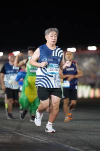 BIB: 45300
                            <button type="button" onclick="openModal(23173309)" class="btn btn-primary btn-sm float-right btn-popup" data-toggle="modal" data-target=".modal-high-quality">
                        <i class="fas fa-shopping-cart"></i> Add to Cart
                    </button>
                                            <button type="button" onclick="isThisMe(23173309, true)" class="btn btn-success btn-sm float-right btn-popup btn-isme hidden" data-toggle="tooltip" data-placement="bottom" title="นี่คือรูปของคุณใช่ไหม คลิกที่นี่เพื่อเอาเข้าอัลบั้ม">
                        <i class="fas fa-plus"></i> Add to album
                    </button>
                    <button type="button" onclick="isThisMe(23173309, false)" class="btn btn-warning btn-sm float-right btn-popup btn-isnotme hidden">
                        <i class="fas fa-ban"></i> Remove from album
                    </button>