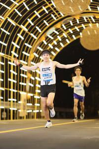 BIB: 41979
                            <button type="button" onclick="openModal(22814195)" class="btn btn-primary btn-sm float-right btn-popup" data-toggle="modal" data-target=".modal-high-quality">
                        <i class="fas fa-shopping-cart"></i> Add to Cart
                    </button>
                                            <button type="button" onclick="isThisMe(22814195, true)" class="btn btn-success btn-sm float-right btn-popup btn-isme hidden" data-toggle="tooltip" data-placement="bottom" title="นี่คือรูปของคุณใช่ไหม คลิกที่นี่เพื่อเอาเข้าอัลบั้ม">
                        <i class="fas fa-plus"></i> Add to album
                    </button>
                    <button type="button" onclick="isThisMe(22814195, false)" class="btn btn-warning btn-sm float-right btn-popup btn-isnotme hidden">
                        <i class="fas fa-ban"></i> Remove from album
                    </button>