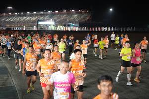 BIB: 2359, 21713, 223, 21829
                            <button type="button" onclick="openModal(23150263)" class="btn btn-primary btn-sm float-right btn-popup" data-toggle="modal" data-target=".modal-high-quality">
                        <i class="fas fa-shopping-cart"></i> Add to Cart
                    </button>
                                            <button type="button" onclick="isThisMe(23150263, true)" class="btn btn-success btn-sm float-right btn-popup btn-isme hidden" data-toggle="tooltip" data-placement="bottom" title="นี่คือรูปของคุณใช่ไหม คลิกที่นี่เพื่อเอาเข้าอัลบั้ม">
                        <i class="fas fa-plus"></i> Add to album
                    </button>
                    <button type="button" onclick="isThisMe(23150263, false)" class="btn btn-warning btn-sm float-right btn-popup btn-isnotme hidden">
                        <i class="fas fa-ban"></i> Remove from album
                    </button>