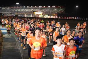 BIB: 1235, 22945, 809, 0772, 100
                            <button type="button" onclick="openModal(23111366)" class="btn btn-primary btn-sm float-right btn-popup" data-toggle="modal" data-target=".modal-high-quality">
                        <i class="fas fa-shopping-cart"></i> Add to Cart
                    </button>
                                            <button type="button" onclick="isThisMe(23111366, true)" class="btn btn-success btn-sm float-right btn-popup btn-isme hidden" data-toggle="tooltip" data-placement="bottom" title="นี่คือรูปของคุณใช่ไหม คลิกที่นี่เพื่อเอาเข้าอัลบั้ม">
                        <i class="fas fa-plus"></i> Add to album
                    </button>
                    <button type="button" onclick="isThisMe(23111366, false)" class="btn btn-warning btn-sm float-right btn-popup btn-isnotme hidden">
                        <i class="fas fa-ban"></i> Remove from album
                    </button>