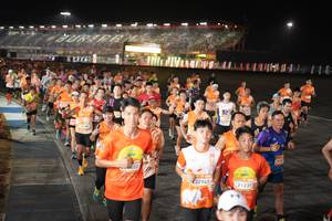 BIB: 310, 22945, 21235
                            <button type="button" onclick="openModal(23111381)" class="btn btn-primary btn-sm float-right btn-popup" data-toggle="modal" data-target=".modal-high-quality">
                        <i class="fas fa-shopping-cart"></i> Add to Cart
                    </button>
                                            <button type="button" onclick="isThisMe(23111381, true)" class="btn btn-success btn-sm float-right btn-popup btn-isme hidden" data-toggle="tooltip" data-placement="bottom" title="นี่คือรูปของคุณใช่ไหม คลิกที่นี่เพื่อเอาเข้าอัลบั้ม">
                        <i class="fas fa-plus"></i> Add to album
                    </button>
                    <button type="button" onclick="isThisMe(23111381, false)" class="btn btn-warning btn-sm float-right btn-popup btn-isnotme hidden">
                        <i class="fas fa-ban"></i> Remove from album
                    </button>