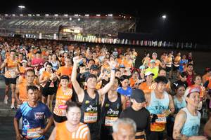 BIB: 202, 2012, 2688, 20948, 2415, 2527
                            <button type="button" onclick="openModal(23217882)" class="btn btn-primary btn-sm float-right btn-popup" data-toggle="modal" data-target=".modal-high-quality">
                        <i class="fas fa-shopping-cart"></i> Add to Cart
                    </button>
                                            <button type="button" onclick="isThisMe(23217882, true)" class="btn btn-success btn-sm float-right btn-popup btn-isme hidden" data-toggle="tooltip" data-placement="bottom" title="นี่คือรูปของคุณใช่ไหม คลิกที่นี่เพื่อเอาเข้าอัลบั้ม">
                        <i class="fas fa-plus"></i> Add to album
                    </button>
                    <button type="button" onclick="isThisMe(23217882, false)" class="btn btn-warning btn-sm float-right btn-popup btn-isnotme hidden">
                        <i class="fas fa-ban"></i> Remove from album
                    </button>