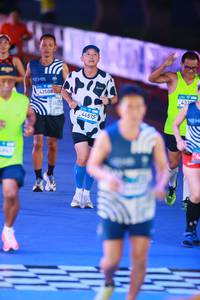 BIB: 
                            <button type="button" onclick="openModal(24613354)" class="btn btn-primary btn-sm float-right btn-popup" data-toggle="modal" data-target=".modal-high-quality">
                        <i class="fas fa-shopping-cart"></i> Add to Cart
                    </button>
                                            <button type="button" onclick="isThisMe(24613354, true)" class="btn btn-success btn-sm float-right btn-popup btn-isme hidden" data-toggle="tooltip" data-placement="bottom" title="นี่คือรูปของคุณใช่ไหม คลิกที่นี่เพื่อเอาเข้าอัลบั้ม">
                        <i class="fas fa-plus"></i> Add to album
                    </button>
                    <button type="button" onclick="isThisMe(24613354, false)" class="btn btn-warning btn-sm float-right btn-popup btn-isnotme hidden">
                        <i class="fas fa-ban"></i> Remove from album
                    </button>