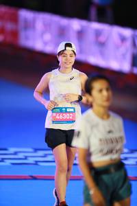 BIB: 46302
                            <button type="button" onclick="openModal(23031401)" class="btn btn-primary btn-sm float-right btn-popup" data-toggle="modal" data-target=".modal-high-quality">
                        <i class="fas fa-shopping-cart"></i> Add to Cart
                    </button>
                                            <button type="button" onclick="isThisMe(23031401, true)" class="btn btn-success btn-sm float-right btn-popup btn-isme hidden" data-toggle="tooltip" data-placement="bottom" title="นี่คือรูปของคุณใช่ไหม คลิกที่นี่เพื่อเอาเข้าอัลบั้ม">
                        <i class="fas fa-plus"></i> Add to album
                    </button>
                    <button type="button" onclick="isThisMe(23031401, false)" class="btn btn-warning btn-sm float-right btn-popup btn-isnotme hidden">
                        <i class="fas fa-ban"></i> Remove from album
                    </button>