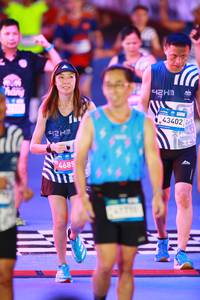 BIB: 4685, 43402
                            <button type="button" onclick="openModal(22962607)" class="btn btn-primary btn-sm float-right btn-popup" data-toggle="modal" data-target=".modal-high-quality">
                        <i class="fas fa-shopping-cart"></i> Add to Cart
                    </button>
                                            <button type="button" onclick="isThisMe(22962607, true)" class="btn btn-success btn-sm float-right btn-popup btn-isme hidden" data-toggle="tooltip" data-placement="bottom" title="นี่คือรูปของคุณใช่ไหม คลิกที่นี่เพื่อเอาเข้าอัลบั้ม">
                        <i class="fas fa-plus"></i> Add to album
                    </button>
                    <button type="button" onclick="isThisMe(22962607, false)" class="btn btn-warning btn-sm float-right btn-popup btn-isnotme hidden">
                        <i class="fas fa-ban"></i> Remove from album
                    </button>