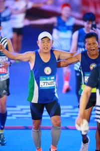 BIB: 021, 77405
                            <button type="button" onclick="openModal(22959401)" class="btn btn-primary btn-sm float-right btn-popup" data-toggle="modal" data-target=".modal-high-quality">
                        <i class="fas fa-shopping-cart"></i> Add to Cart
                    </button>
                                            <button type="button" onclick="isThisMe(22959401, true)" class="btn btn-success btn-sm float-right btn-popup btn-isme hidden" data-toggle="tooltip" data-placement="bottom" title="นี่คือรูปของคุณใช่ไหม คลิกที่นี่เพื่อเอาเข้าอัลบั้ม">
                        <i class="fas fa-plus"></i> Add to album
                    </button>
                    <button type="button" onclick="isThisMe(22959401, false)" class="btn btn-warning btn-sm float-right btn-popup btn-isnotme hidden">
                        <i class="fas fa-ban"></i> Remove from album
                    </button>