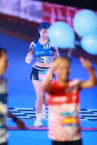 BIB: 4660
                            <button type="button" onclick="openModal(22940000)" class="btn btn-primary btn-sm float-right btn-popup" data-toggle="modal" data-target=".modal-high-quality">
                        <i class="fas fa-shopping-cart"></i> Add to Cart
                    </button>
                                            <button type="button" onclick="isThisMe(22940000, true)" class="btn btn-success btn-sm float-right btn-popup btn-isme hidden" data-toggle="tooltip" data-placement="bottom" title="นี่คือรูปของคุณใช่ไหม คลิกที่นี่เพื่อเอาเข้าอัลบั้ม">
                        <i class="fas fa-plus"></i> Add to album
                    </button>
                    <button type="button" onclick="isThisMe(22940000, false)" class="btn btn-warning btn-sm float-right btn-popup btn-isnotme hidden">
                        <i class="fas fa-ban"></i> Remove from album
                    </button>