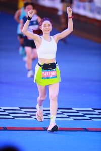 BIB: 47198
                            <button type="button" onclick="openModal(22936145)" class="btn btn-primary btn-sm float-right btn-popup" data-toggle="modal" data-target=".modal-high-quality">
                        <i class="fas fa-shopping-cart"></i> Add to Cart
                    </button>
                                            <button type="button" onclick="isThisMe(22936145, true)" class="btn btn-success btn-sm float-right btn-popup btn-isme hidden" data-toggle="tooltip" data-placement="bottom" title="นี่คือรูปของคุณใช่ไหม คลิกที่นี่เพื่อเอาเข้าอัลบั้ม">
                        <i class="fas fa-plus"></i> Add to album
                    </button>
                    <button type="button" onclick="isThisMe(22936145, false)" class="btn btn-warning btn-sm float-right btn-popup btn-isnotme hidden">
                        <i class="fas fa-ban"></i> Remove from album
                    </button>