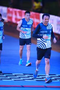 BIB: 421
                            <button type="button" onclick="openModal(22950394)" class="btn btn-primary btn-sm float-right btn-popup" data-toggle="modal" data-target=".modal-high-quality">
                        <i class="fas fa-shopping-cart"></i> Add to Cart
                    </button>
                                            <button type="button" onclick="isThisMe(22950394, true)" class="btn btn-success btn-sm float-right btn-popup btn-isme hidden" data-toggle="tooltip" data-placement="bottom" title="นี่คือรูปของคุณใช่ไหม คลิกที่นี่เพื่อเอาเข้าอัลบั้ม">
                        <i class="fas fa-plus"></i> Add to album
                    </button>
                    <button type="button" onclick="isThisMe(22950394, false)" class="btn btn-warning btn-sm float-right btn-popup btn-isnotme hidden">
                        <i class="fas fa-ban"></i> Remove from album
                    </button>