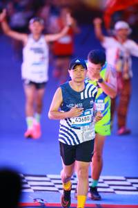 BIB: 43680
                            <button type="button" onclick="openModal(22936239)" class="btn btn-primary btn-sm float-right btn-popup" data-toggle="modal" data-target=".modal-high-quality">
                        <i class="fas fa-shopping-cart"></i> Add to Cart
                    </button>
                                            <button type="button" onclick="isThisMe(22936239, true)" class="btn btn-success btn-sm float-right btn-popup btn-isme hidden" data-toggle="tooltip" data-placement="bottom" title="นี่คือรูปของคุณใช่ไหม คลิกที่นี่เพื่อเอาเข้าอัลบั้ม">
                        <i class="fas fa-plus"></i> Add to album
                    </button>
                    <button type="button" onclick="isThisMe(22936239, false)" class="btn btn-warning btn-sm float-right btn-popup btn-isnotme hidden">
                        <i class="fas fa-ban"></i> Remove from album
                    </button>