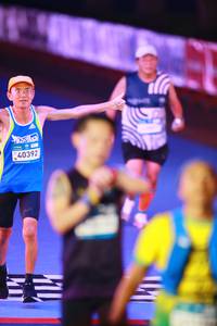 BIB: 145, 098, 40392
                            <button type="button" onclick="openModal(22943086)" class="btn btn-primary btn-sm float-right btn-popup" data-toggle="modal" data-target=".modal-high-quality">
                        <i class="fas fa-shopping-cart"></i> Add to Cart
                    </button>
                                            <button type="button" onclick="isThisMe(22943086, true)" class="btn btn-success btn-sm float-right btn-popup btn-isme hidden" data-toggle="tooltip" data-placement="bottom" title="นี่คือรูปของคุณใช่ไหม คลิกที่นี่เพื่อเอาเข้าอัลบั้ม">
                        <i class="fas fa-plus"></i> Add to album
                    </button>
                    <button type="button" onclick="isThisMe(22943086, false)" class="btn btn-warning btn-sm float-right btn-popup btn-isnotme hidden">
                        <i class="fas fa-ban"></i> Remove from album
                    </button>