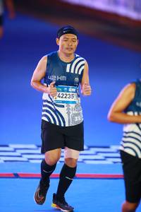 BIB: 42235
                            <button type="button" onclick="openModal(22953009)" class="btn btn-primary btn-sm float-right btn-popup" data-toggle="modal" data-target=".modal-high-quality">
                        <i class="fas fa-shopping-cart"></i> Add to Cart
                    </button>
                                            <button type="button" onclick="isThisMe(22953009, true)" class="btn btn-success btn-sm float-right btn-popup btn-isme hidden" data-toggle="tooltip" data-placement="bottom" title="นี่คือรูปของคุณใช่ไหม คลิกที่นี่เพื่อเอาเข้าอัลบั้ม">
                        <i class="fas fa-plus"></i> Add to album
                    </button>
                    <button type="button" onclick="isThisMe(22953009, false)" class="btn btn-warning btn-sm float-right btn-popup btn-isnotme hidden">
                        <i class="fas fa-ban"></i> Remove from album
                    </button>