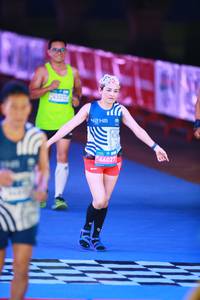 BIB: 46027
                            <button type="button" onclick="openModal(22931920)" class="btn btn-primary btn-sm float-right btn-popup" data-toggle="modal" data-target=".modal-high-quality">
                        <i class="fas fa-shopping-cart"></i> Add to Cart
                    </button>
                                            <button type="button" onclick="isThisMe(22931920, true)" class="btn btn-success btn-sm float-right btn-popup btn-isme hidden" data-toggle="tooltip" data-placement="bottom" title="นี่คือรูปของคุณใช่ไหม คลิกที่นี่เพื่อเอาเข้าอัลบั้ม">
                        <i class="fas fa-plus"></i> Add to album
                    </button>
                    <button type="button" onclick="isThisMe(22931920, false)" class="btn btn-warning btn-sm float-right btn-popup btn-isnotme hidden">
                        <i class="fas fa-ban"></i> Remove from album
                    </button>