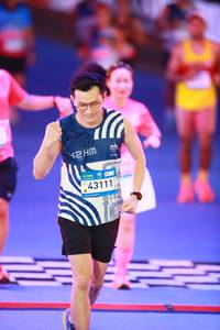 BIB: 43111
                            <button type="button" onclick="openModal(22938680)" class="btn btn-primary btn-sm float-right btn-popup" data-toggle="modal" data-target=".modal-high-quality">
                        <i class="fas fa-shopping-cart"></i> Add to Cart
                    </button>
                                            <button type="button" onclick="isThisMe(22938680, true)" class="btn btn-success btn-sm float-right btn-popup btn-isme hidden" data-toggle="tooltip" data-placement="bottom" title="นี่คือรูปของคุณใช่ไหม คลิกที่นี่เพื่อเอาเข้าอัลบั้ม">
                        <i class="fas fa-plus"></i> Add to album
                    </button>
                    <button type="button" onclick="isThisMe(22938680, false)" class="btn btn-warning btn-sm float-right btn-popup btn-isnotme hidden">
                        <i class="fas fa-ban"></i> Remove from album
                    </button>