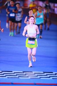 BIB: 471981
                            <button type="button" onclick="openModal(22935986)" class="btn btn-primary btn-sm float-right btn-popup" data-toggle="modal" data-target=".modal-high-quality">
                        <i class="fas fa-shopping-cart"></i> Add to Cart
                    </button>
                                            <button type="button" onclick="isThisMe(22935986, true)" class="btn btn-success btn-sm float-right btn-popup btn-isme hidden" data-toggle="tooltip" data-placement="bottom" title="นี่คือรูปของคุณใช่ไหม คลิกที่นี่เพื่อเอาเข้าอัลบั้ม">
                        <i class="fas fa-plus"></i> Add to album
                    </button>
                    <button type="button" onclick="isThisMe(22935986, false)" class="btn btn-warning btn-sm float-right btn-popup btn-isnotme hidden">
                        <i class="fas fa-ban"></i> Remove from album
                    </button>