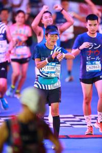 BIB: 41099, 42863
                            <button type="button" onclick="openModal(22962124)" class="btn btn-primary btn-sm float-right btn-popup" data-toggle="modal" data-target=".modal-high-quality">
                        <i class="fas fa-shopping-cart"></i> Add to Cart
                    </button>
                                            <button type="button" onclick="isThisMe(22962124, true)" class="btn btn-success btn-sm float-right btn-popup btn-isme hidden" data-toggle="tooltip" data-placement="bottom" title="นี่คือรูปของคุณใช่ไหม คลิกที่นี่เพื่อเอาเข้าอัลบั้ม">
                        <i class="fas fa-plus"></i> Add to album
                    </button>
                    <button type="button" onclick="isThisMe(22962124, false)" class="btn btn-warning btn-sm float-right btn-popup btn-isnotme hidden">
                        <i class="fas fa-ban"></i> Remove from album
                    </button>