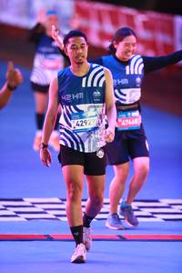 BIB: 42929, 474668
                            <button type="button" onclick="openModal(23002190)" class="btn btn-primary btn-sm float-right btn-popup" data-toggle="modal" data-target=".modal-high-quality">
                        <i class="fas fa-shopping-cart"></i> Add to Cart
                    </button>
                                            <button type="button" onclick="isThisMe(23002190, true)" class="btn btn-success btn-sm float-right btn-popup btn-isme hidden" data-toggle="tooltip" data-placement="bottom" title="นี่คือรูปของคุณใช่ไหม คลิกที่นี่เพื่อเอาเข้าอัลบั้ม">
                        <i class="fas fa-plus"></i> Add to album
                    </button>
                    <button type="button" onclick="isThisMe(23002190, false)" class="btn btn-warning btn-sm float-right btn-popup btn-isnotme hidden">
                        <i class="fas fa-ban"></i> Remove from album
                    </button>