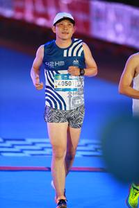 BIB: 4050
                            <button type="button" onclick="openModal(23004838)" class="btn btn-primary btn-sm float-right btn-popup" data-toggle="modal" data-target=".modal-high-quality">
                        <i class="fas fa-shopping-cart"></i> Add to Cart
                    </button>
                                            <button type="button" onclick="isThisMe(23004838, true)" class="btn btn-success btn-sm float-right btn-popup btn-isme hidden" data-toggle="tooltip" data-placement="bottom" title="นี่คือรูปของคุณใช่ไหม คลิกที่นี่เพื่อเอาเข้าอัลบั้ม">
                        <i class="fas fa-plus"></i> Add to album
                    </button>
                    <button type="button" onclick="isThisMe(23004838, false)" class="btn btn-warning btn-sm float-right btn-popup btn-isnotme hidden">
                        <i class="fas fa-ban"></i> Remove from album
                    </button>