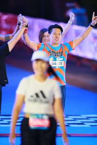 BIB: 44405
                            <button type="button" onclick="openModal(23080426)" class="btn btn-primary btn-sm float-right btn-popup" data-toggle="modal" data-target=".modal-high-quality">
                        <i class="fas fa-shopping-cart"></i> Add to Cart
                    </button>
                                            <button type="button" onclick="isThisMe(23080426, true)" class="btn btn-success btn-sm float-right btn-popup btn-isme hidden" data-toggle="tooltip" data-placement="bottom" title="นี่คือรูปของคุณใช่ไหม คลิกที่นี่เพื่อเอาเข้าอัลบั้ม">
                        <i class="fas fa-plus"></i> Add to album
                    </button>
                    <button type="button" onclick="isThisMe(23080426, false)" class="btn btn-warning btn-sm float-right btn-popup btn-isnotme hidden">
                        <i class="fas fa-ban"></i> Remove from album
                    </button>