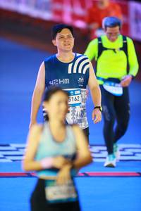 BIB: 5162
                            <button type="button" onclick="openModal(23095021)" class="btn btn-primary btn-sm float-right btn-popup" data-toggle="modal" data-target=".modal-high-quality">
                        <i class="fas fa-shopping-cart"></i> Add to Cart
                    </button>
                                            <button type="button" onclick="isThisMe(23095021, true)" class="btn btn-success btn-sm float-right btn-popup btn-isme hidden" data-toggle="tooltip" data-placement="bottom" title="นี่คือรูปของคุณใช่ไหม คลิกที่นี่เพื่อเอาเข้าอัลบั้ม">
                        <i class="fas fa-plus"></i> Add to album
                    </button>
                    <button type="button" onclick="isThisMe(23095021, false)" class="btn btn-warning btn-sm float-right btn-popup btn-isnotme hidden">
                        <i class="fas fa-ban"></i> Remove from album
                    </button>