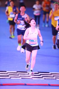 BIB: 46734
                            <button type="button" onclick="openModal(22952227)" class="btn btn-primary btn-sm float-right btn-popup" data-toggle="modal" data-target=".modal-high-quality">
                        <i class="fas fa-shopping-cart"></i> Add to Cart
                    </button>
                                            <button type="button" onclick="isThisMe(22952227, true)" class="btn btn-success btn-sm float-right btn-popup btn-isme hidden" data-toggle="tooltip" data-placement="bottom" title="นี่คือรูปของคุณใช่ไหม คลิกที่นี่เพื่อเอาเข้าอัลบั้ม">
                        <i class="fas fa-plus"></i> Add to album
                    </button>
                    <button type="button" onclick="isThisMe(22952227, false)" class="btn btn-warning btn-sm float-right btn-popup btn-isnotme hidden">
                        <i class="fas fa-ban"></i> Remove from album
                    </button>