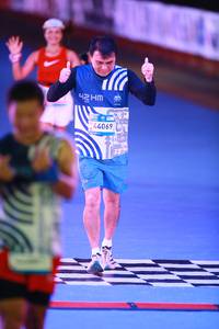 BIB: 69077
                            <button type="button" onclick="openModal(22954056)" class="btn btn-primary btn-sm float-right btn-popup" data-toggle="modal" data-target=".modal-high-quality">
                        <i class="fas fa-shopping-cart"></i> Add to Cart
                    </button>
                                            <button type="button" onclick="isThisMe(22954056, true)" class="btn btn-success btn-sm float-right btn-popup btn-isme hidden" data-toggle="tooltip" data-placement="bottom" title="นี่คือรูปของคุณใช่ไหม คลิกที่นี่เพื่อเอาเข้าอัลบั้ม">
                        <i class="fas fa-plus"></i> Add to album
                    </button>
                    <button type="button" onclick="isThisMe(22954056, false)" class="btn btn-warning btn-sm float-right btn-popup btn-isnotme hidden">
                        <i class="fas fa-ban"></i> Remove from album
                    </button>