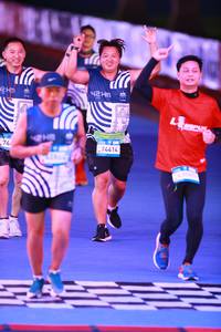 BIB: 
                            <button type="button" onclick="openModal(23122587)" class="btn btn-primary btn-sm float-right btn-popup" data-toggle="modal" data-target=".modal-high-quality">
                        <i class="fas fa-shopping-cart"></i> Add to Cart
                    </button>
                                            <button type="button" onclick="isThisMe(23122587, true)" class="btn btn-success btn-sm float-right btn-popup btn-isme hidden" data-toggle="tooltip" data-placement="bottom" title="นี่คือรูปของคุณใช่ไหม คลิกที่นี่เพื่อเอาเข้าอัลบั้ม">
                        <i class="fas fa-plus"></i> Add to album
                    </button>
                    <button type="button" onclick="isThisMe(23122587, false)" class="btn btn-warning btn-sm float-right btn-popup btn-isnotme hidden">
                        <i class="fas fa-ban"></i> Remove from album
                    </button>