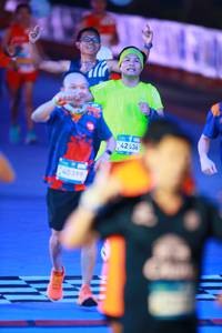 BIB: 40399, 42536
                            <button type="button" onclick="openModal(22963287)" class="btn btn-primary btn-sm float-right btn-popup" data-toggle="modal" data-target=".modal-high-quality">
                        <i class="fas fa-shopping-cart"></i> Add to Cart
                    </button>
                                            <button type="button" onclick="isThisMe(22963287, true)" class="btn btn-success btn-sm float-right btn-popup btn-isme hidden" data-toggle="tooltip" data-placement="bottom" title="นี่คือรูปของคุณใช่ไหม คลิกที่นี่เพื่อเอาเข้าอัลบั้ม">
                        <i class="fas fa-plus"></i> Add to album
                    </button>
                    <button type="button" onclick="isThisMe(22963287, false)" class="btn btn-warning btn-sm float-right btn-popup btn-isnotme hidden">
                        <i class="fas fa-ban"></i> Remove from album
                    </button>