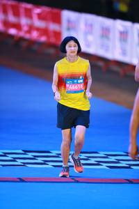 BIB: 46618
                            <button type="button" onclick="openModal(22950551)" class="btn btn-primary btn-sm float-right btn-popup" data-toggle="modal" data-target=".modal-high-quality">
                        <i class="fas fa-shopping-cart"></i> Add to Cart
                    </button>
                                            <button type="button" onclick="isThisMe(22950551, true)" class="btn btn-success btn-sm float-right btn-popup btn-isme hidden" data-toggle="tooltip" data-placement="bottom" title="นี่คือรูปของคุณใช่ไหม คลิกที่นี่เพื่อเอาเข้าอัลบั้ม">
                        <i class="fas fa-plus"></i> Add to album
                    </button>
                    <button type="button" onclick="isThisMe(22950551, false)" class="btn btn-warning btn-sm float-right btn-popup btn-isnotme hidden">
                        <i class="fas fa-ban"></i> Remove from album
                    </button>