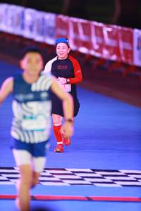 BIB: 7195
                            <button type="button" onclick="openModal(22944409)" class="btn btn-primary btn-sm float-right btn-popup" data-toggle="modal" data-target=".modal-high-quality">
                        <i class="fas fa-shopping-cart"></i> Add to Cart
                    </button>
                                            <button type="button" onclick="isThisMe(22944409, true)" class="btn btn-success btn-sm float-right btn-popup btn-isme hidden" data-toggle="tooltip" data-placement="bottom" title="นี่คือรูปของคุณใช่ไหม คลิกที่นี่เพื่อเอาเข้าอัลบั้ม">
                        <i class="fas fa-plus"></i> Add to album
                    </button>
                    <button type="button" onclick="isThisMe(22944409, false)" class="btn btn-warning btn-sm float-right btn-popup btn-isnotme hidden">
                        <i class="fas fa-ban"></i> Remove from album
                    </button>