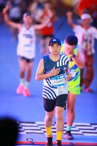 BIB: 43680
                            <button type="button" onclick="openModal(22936178)" class="btn btn-primary btn-sm float-right btn-popup" data-toggle="modal" data-target=".modal-high-quality">
                        <i class="fas fa-shopping-cart"></i> Add to Cart
                    </button>
                                            <button type="button" onclick="isThisMe(22936178, true)" class="btn btn-success btn-sm float-right btn-popup btn-isme hidden" data-toggle="tooltip" data-placement="bottom" title="นี่คือรูปของคุณใช่ไหม คลิกที่นี่เพื่อเอาเข้าอัลบั้ม">
                        <i class="fas fa-plus"></i> Add to album
                    </button>
                    <button type="button" onclick="isThisMe(22936178, false)" class="btn btn-warning btn-sm float-right btn-popup btn-isnotme hidden">
                        <i class="fas fa-ban"></i> Remove from album
                    </button>