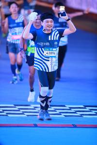 BIB: 43896
                            <button type="button" onclick="openModal(22959165)" class="btn btn-primary btn-sm float-right btn-popup" data-toggle="modal" data-target=".modal-high-quality">
                        <i class="fas fa-shopping-cart"></i> Add to Cart
                    </button>
                                            <button type="button" onclick="isThisMe(22959165, true)" class="btn btn-success btn-sm float-right btn-popup btn-isme hidden" data-toggle="tooltip" data-placement="bottom" title="นี่คือรูปของคุณใช่ไหม คลิกที่นี่เพื่อเอาเข้าอัลบั้ม">
                        <i class="fas fa-plus"></i> Add to album
                    </button>
                    <button type="button" onclick="isThisMe(22959165, false)" class="btn btn-warning btn-sm float-right btn-popup btn-isnotme hidden">
                        <i class="fas fa-ban"></i> Remove from album
                    </button>